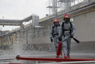 Simulasi Bencana Dinas Damkar Lampung Timur di Kantor Walikota